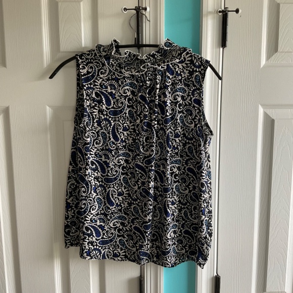 Loft sleeveless tops, set of 2 - Picture 7 of 8